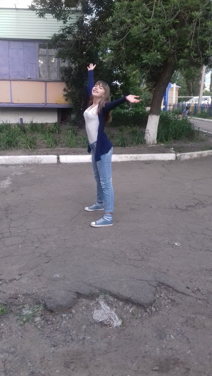 SlavnaDivka's tweet photo. в 8 классе я еще радовалась жизни https://t.co/ZjWLACB6AK