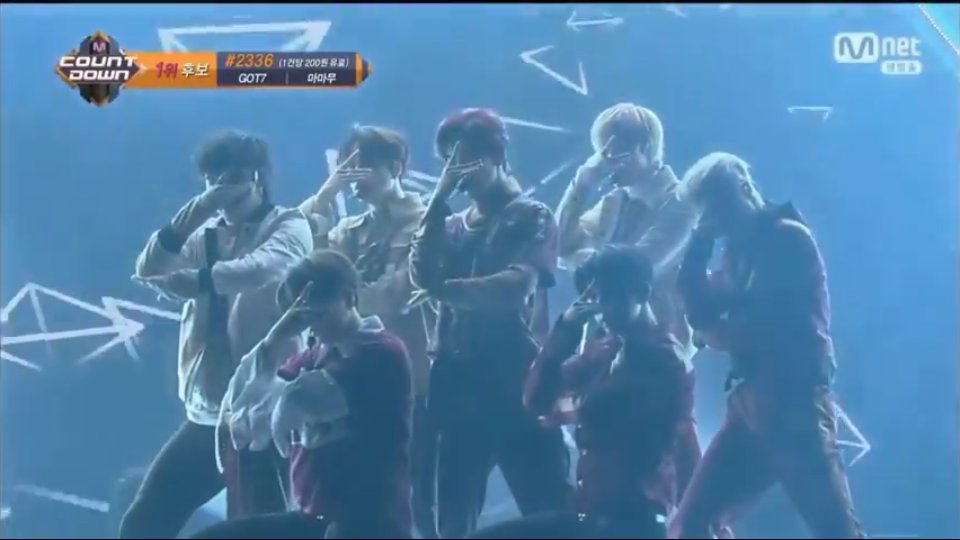 So_Chotirat's tweet photo. คิดว่าจะได้เห็นรอยยิ้มพวกนายบนเวทีนี้ แต่...เราขอโทษที่ให้ไม่ได้😢😢😢
#LookGOT7 #EyesOnYou #Look
#GOT7 https://t.co/aI9lcibsKt
