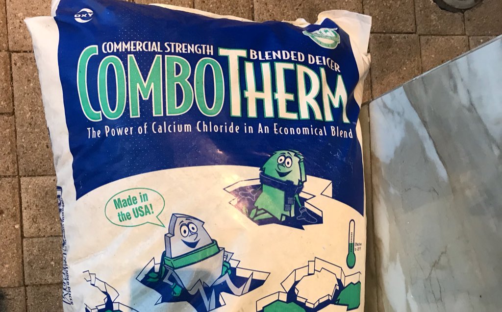 a_aron_ferguson's tweet photo. To my Chemistry Students!!! Look Iβm not lying, towns really do put salt (CaCl2) on their roads and walkways to de-ice. #ColligativeProperties #NoSnowInSoCal #RepresentingPeriod1And3 https://t.co/mU4udAV4NQ