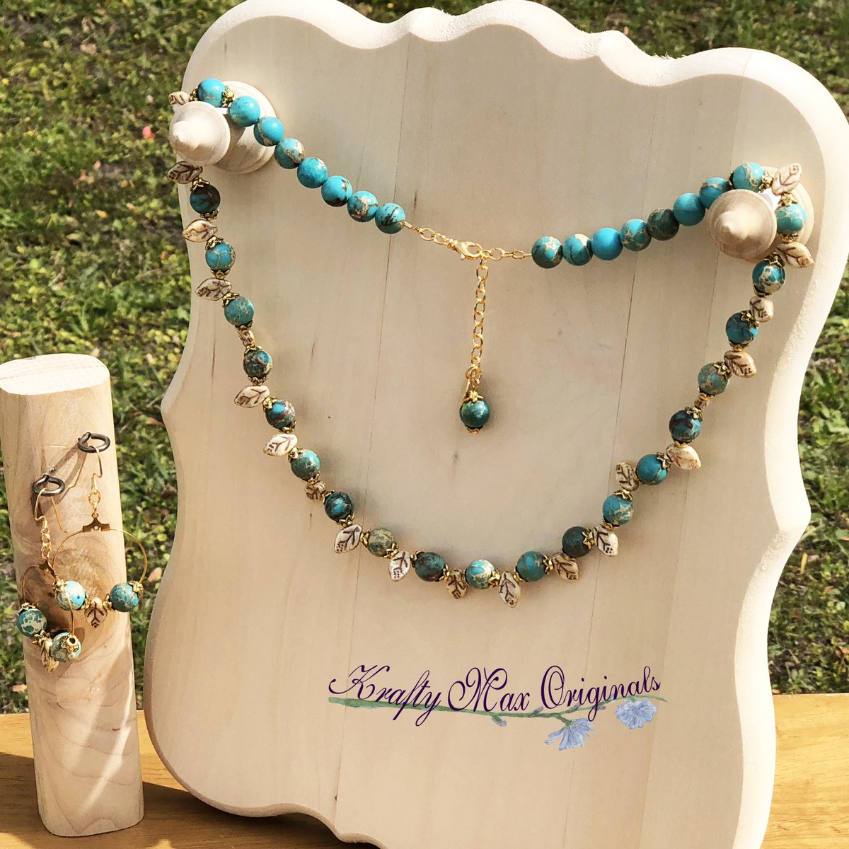 KMDESTASH's tweet image. NEW LISTING! Teal &amp;amp; Ivory Vintage Leaves Necklace Set $38 kraftymax.net/shop/teal-magn… #handmade #jewelry #supporthandmade #buyhandmade #handmadelove #jewelrydesigner #jewelryart #uniquejewelry #handcrafted #kraftymax #kmax #necklace #earrings #leaf #leaves #gemstone #teal #vintage
