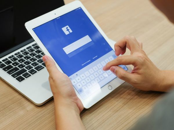 ChannelwebNL's tweet image. #channelweb Handelen social media testcase voor GDPR: De storm rond Facebook en Cambridge Analytica gaat voorlopig niet liggen. Wij vroegen experts hoe zij naar deze zaak kijken en wat dit voor Facebook in de toekomst zal betekenen. Kris Poté, vice… dlvr.it/QLzkMf