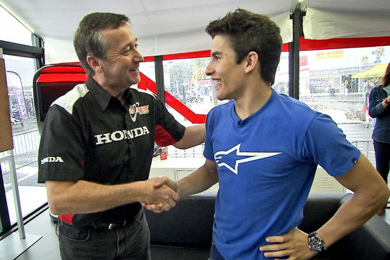 MotoGP: <a href="/Freddiespencer/">Freddie Spencer</a> on how <a href="/marcmarquez93/">Marc Márquez</a> can beat <a href="/AndreaDovizioso/">Andrea Dovizioso</a> - bit.ly/2HXyfTb