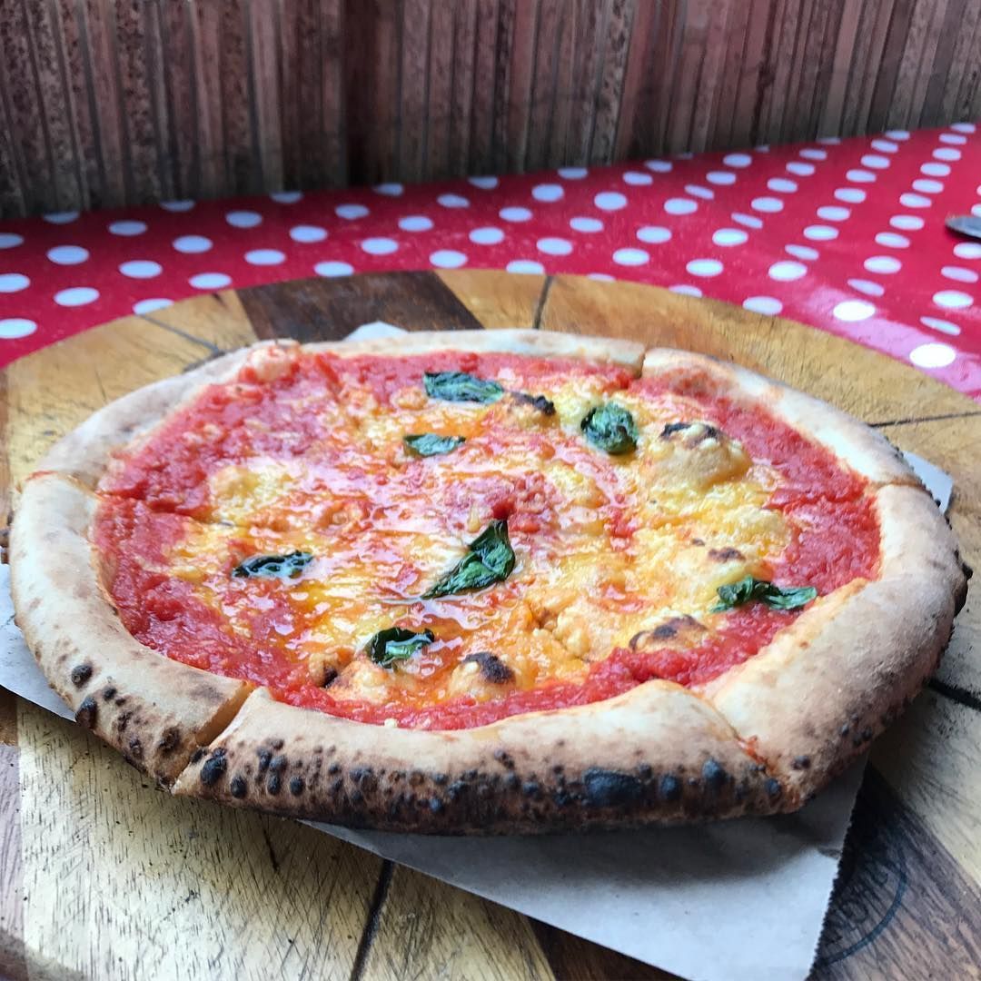 TruckStopToday's tweet photo. Hungry? π Come grab a slice of the action this #lunch from @i_knead_pizza, they're at the #MetroBuilding from 11:30 - 2:30 today ππ
@CHEETHAM_BELL @SimpsonHaugh @JulieTwistMCR @CHRobinsonInc @TCS_UKI @PinPointerUK @anomaly_uk @sageuk @ResponseTap @AndrewPageGroup @TalkTalkBiz https://t.co/L1bYxC0YIm