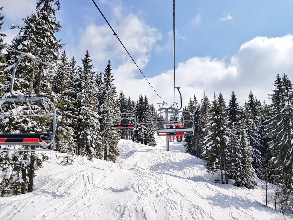 Au printemps, le ski est gratuit pour les enfants 😃 A partir du 31 mars, le forfait de ski Manigod  est OFFERT aux moins de 10 ans 👍

Tous les bons bons plans ici : manigod.com/le-printemps-d… ❄️ #printemps #mymanigod #annecymountains #savoiemontblanc