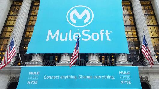 IPO_shortlist's tweet photo. In a rare move, venture firm NEA made the hugely profitable call to hold its MuleSoft shares after IPO lockup #MuleSoft #Venturecapital #Initialpublicoffering https://t.co/hydyAQfW9z https://t.co/LhPUIpBVQx