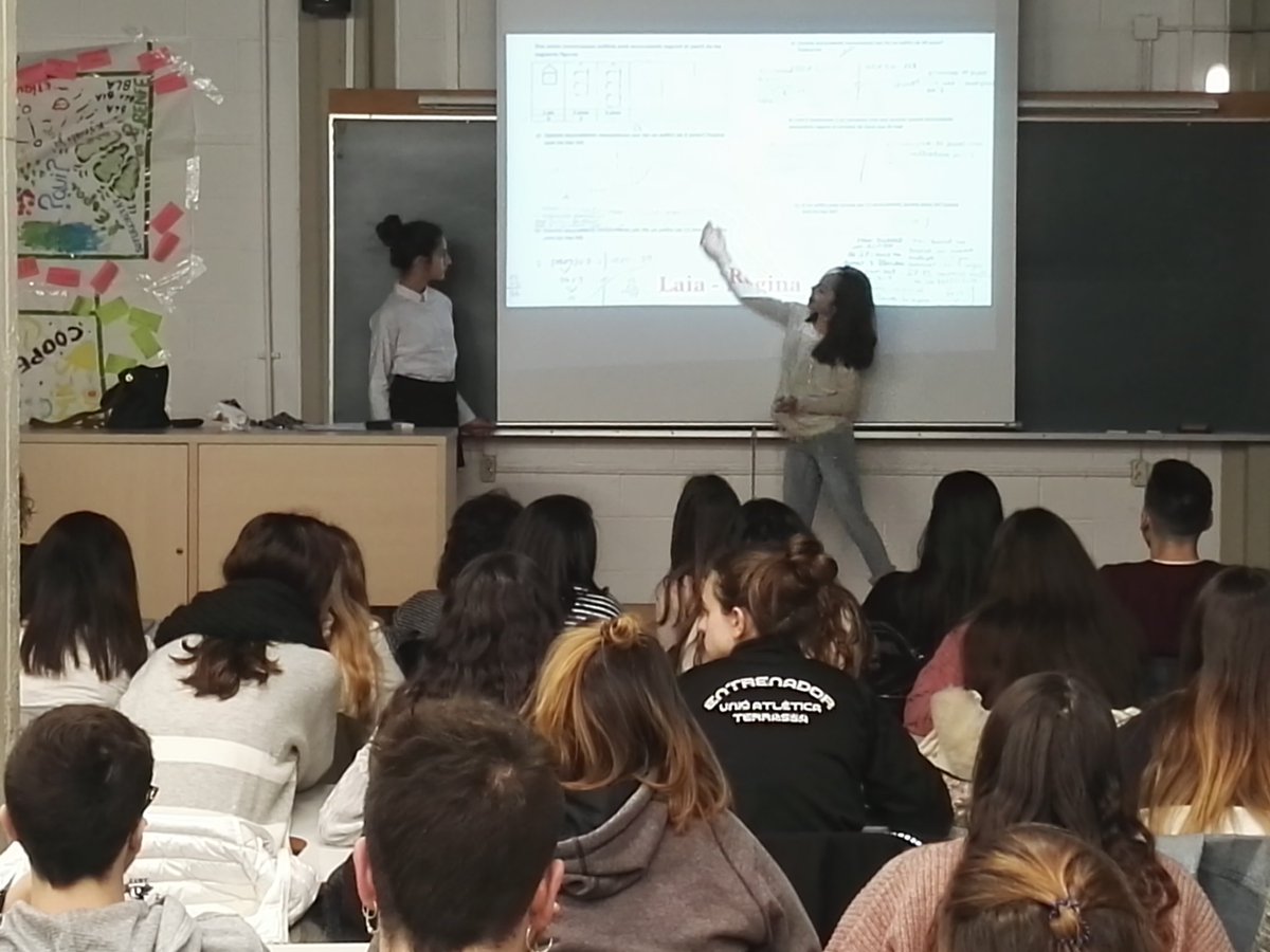 mdlmataro's tweet photo. La Regina i la Laia, alumnes de 6è, donant classes a Bellaterra, als futurs mestres de matemàtiques https://t.co/F8qFlI7TXI