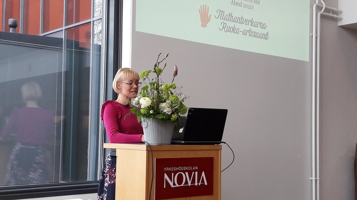ViljaKirsi's tweet photo. #ruokamatkailu on kasvava ilmiö, otetaan siitä kaikki hyöty ilmi, korosti @BettinaLindfors #artesaaniruoka #SMkilpailun avajaisissa #lähiruoka #paikallisruoka #ruokakulttuuri #matkailu #ruokaartesaani #mathantverkarna https://t.co/hiUysyw1S4