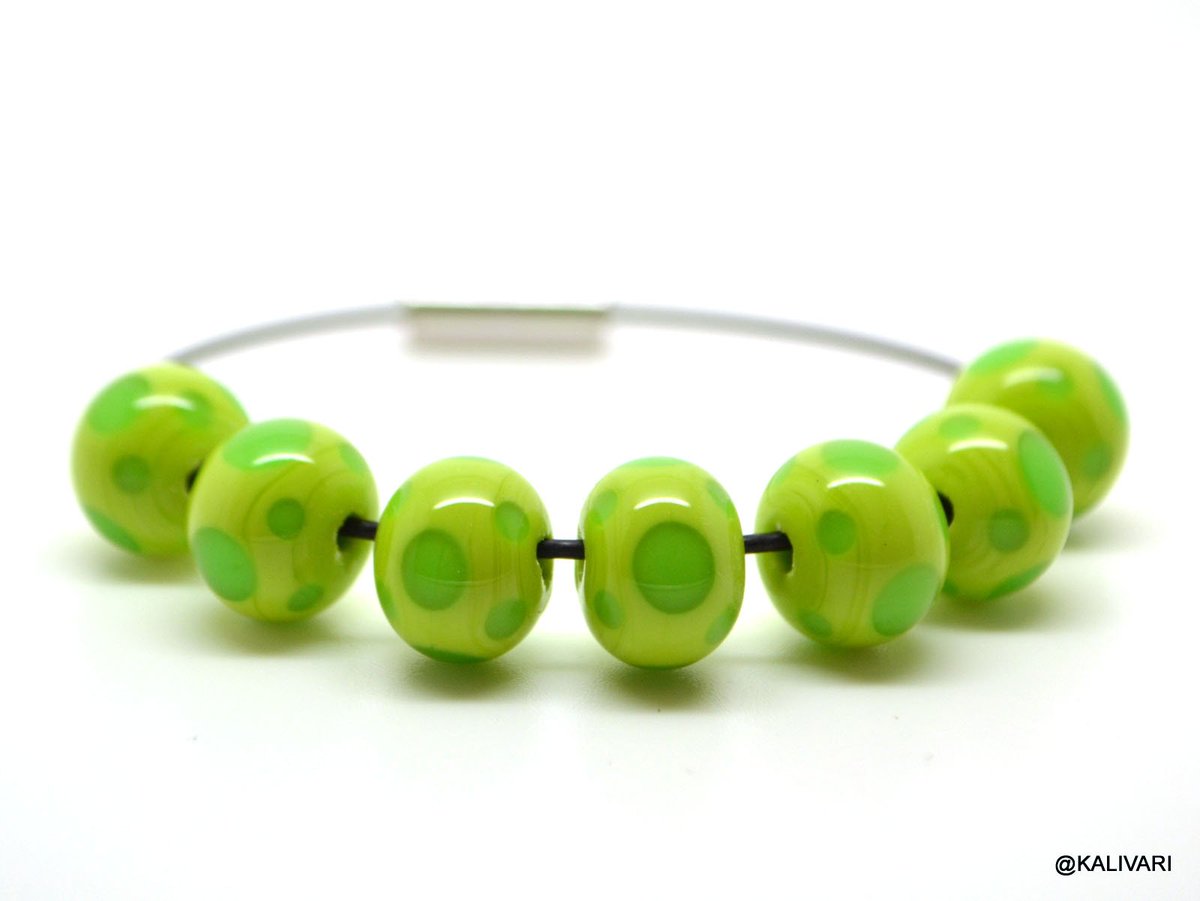 Kalivaribeads's tweet photo. #lampwork #spring #glassbeads #glasperlen #handmade #handmadejewellery #makingjewellery #schmuckmachen #handgefertigterschmuck #Schmuckzubehör #jewelrysupplies #jewelrymaker https://t.co/qucvBWpu3M
