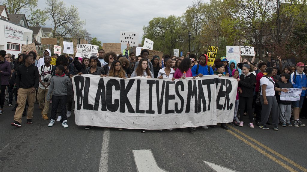 dewereldmorgen's tweet photo. Over dekolonisering, anti-racisme en witte bondgenoten https://t.co/s2EnoI1ZMp https://t.co/rTDukjUKww