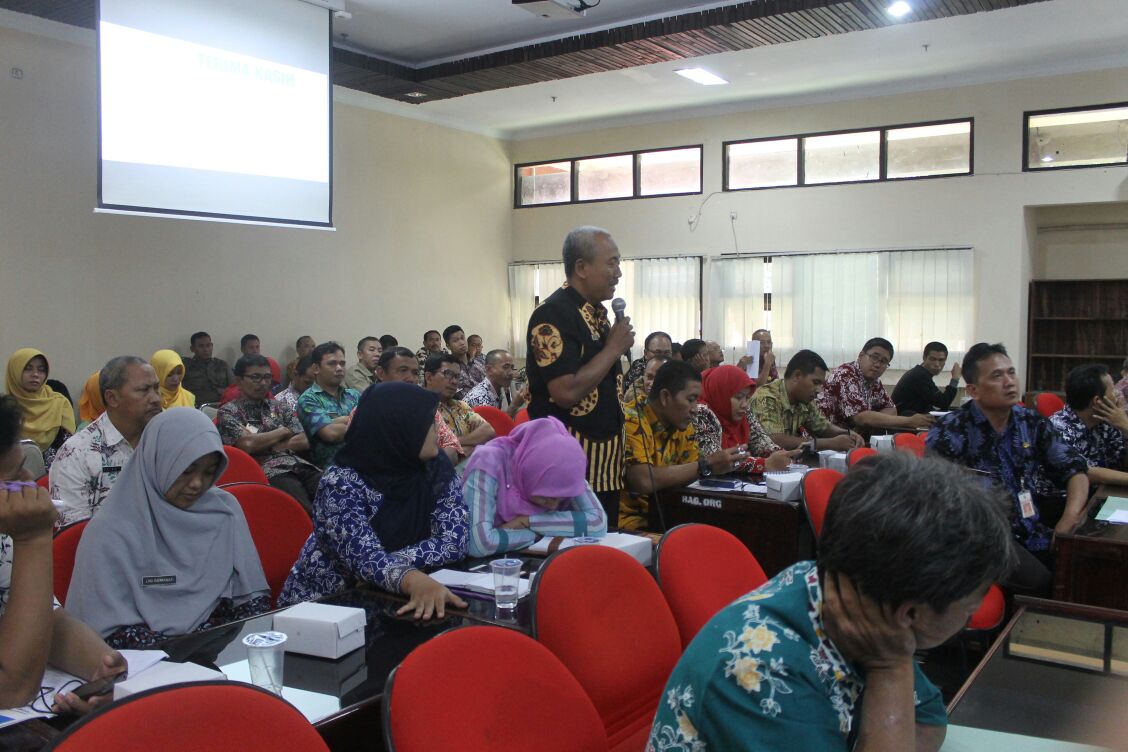 kusnislawi's tweet photo. Giat sosialisasi dan sinergi percepatan pengumpulan data dari seluruh OPD menuju satu data dan penyusunan @PemkabTegal dalam angka 2018 Kamis 22/3/2018@sinoeng69 @HumasTegalkab @BappedaTegal @bps_statistics https://t.co/eyr5A0MwOo
