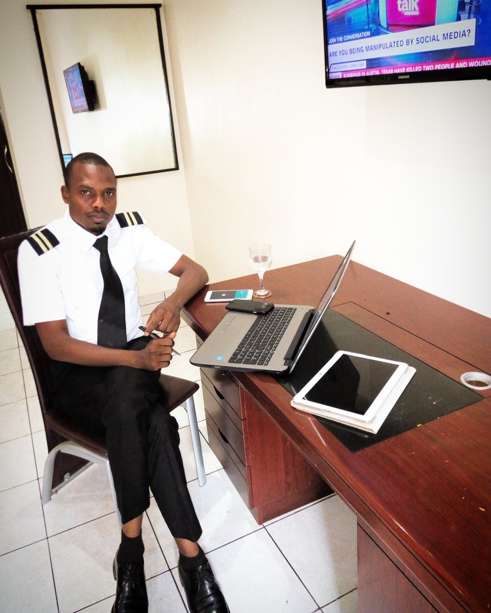 mansurkurugu's tweet photo. #Another day, another #struggle.
When you don't know how to #giveup you must keep pushing,
This is very typical of #humans that are #privileged to be a #pilots
#aviatorslife #pilotslife #pilotslifestyle #flyinglovers ✈✈✈ https://t.co/UpWhuQrZbF
