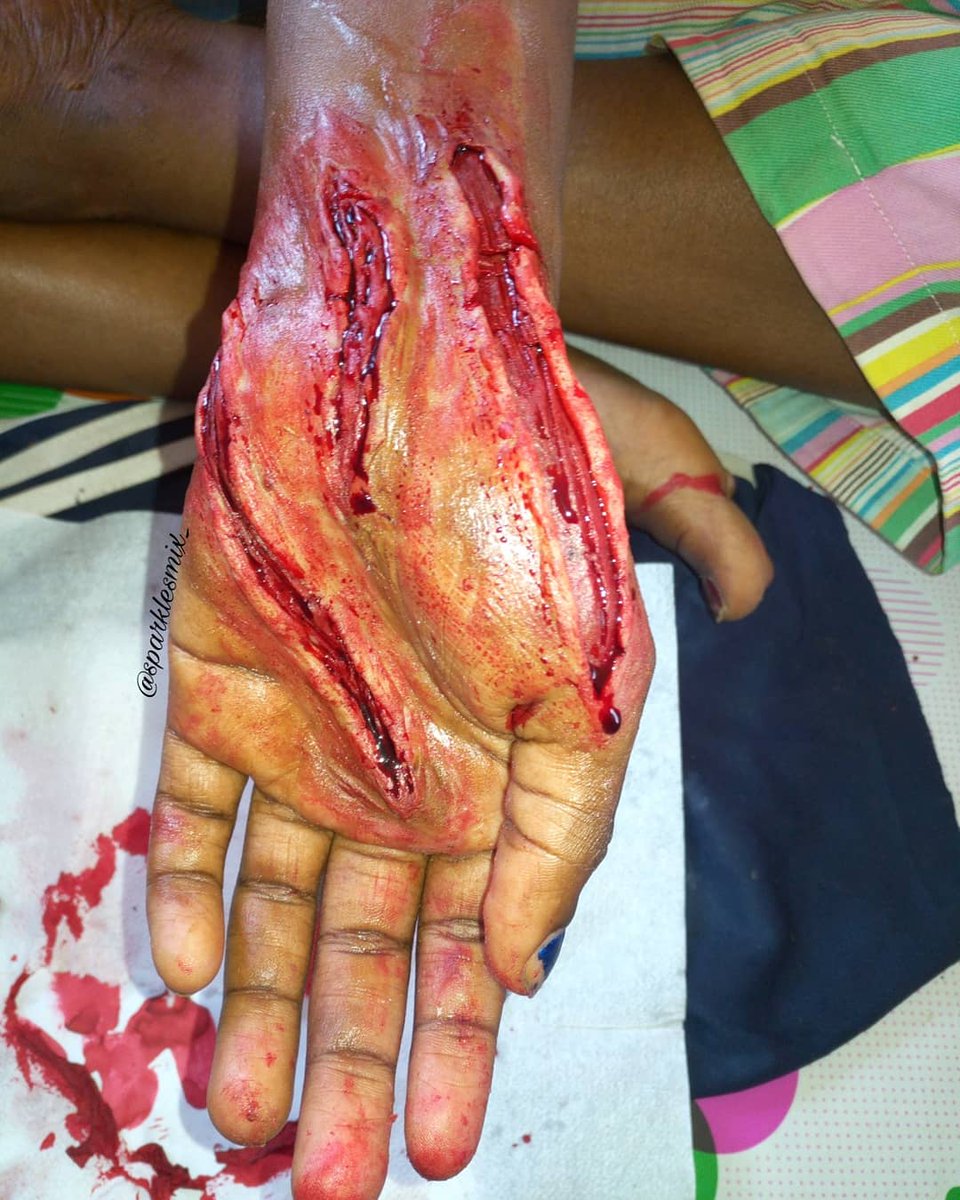 Lafilleagath's tweet photo. Hello,
My name is Inwang Agatha. I'm a self taught special effects makeup artist. Here are some of my works..kindly Like and RT
Thank you! 

#WeAreNigerianCreatives https://t.co/i8Y7FfXTpK