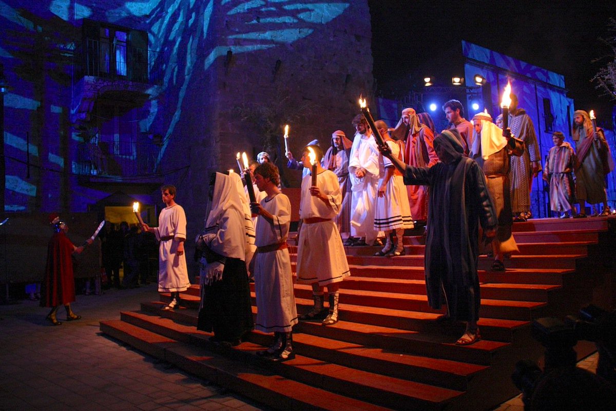 baixemporda_tur's tweet photo. No us serà fàcil de processar... Processó de Verges una 'Festa Tradicional d'Interès Nacional'. Fins el 28 de març, entrades anticipades ➡ https://t.co/sGJQQFglwj
@laprocesso @costabrava #Verges #Processodeverges #Dansadelamort #SetmanaSanta #visitemporda #emporda #baixemporda https://t.co/51FS8qhrpz