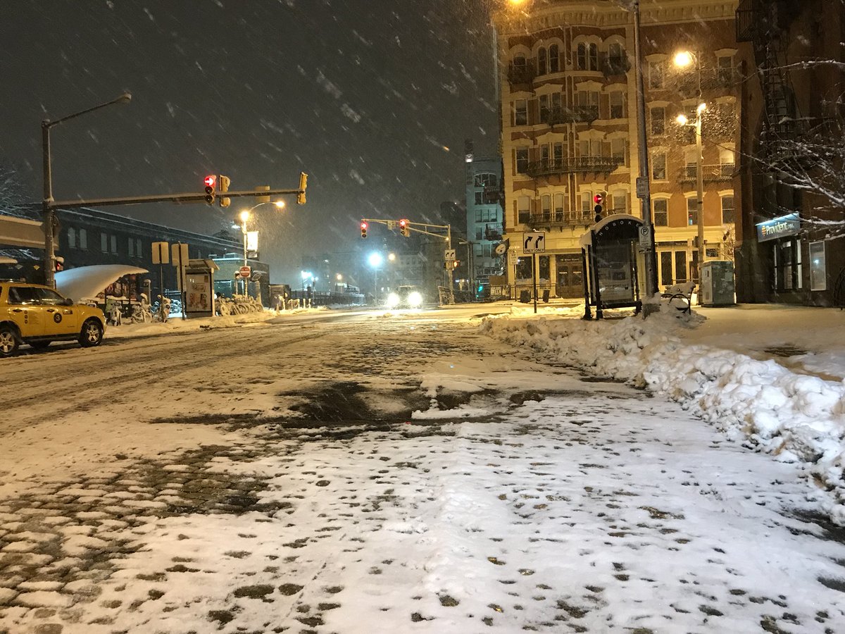 SamiLiebman's tweet photo. Snow still falling here in Hoboken where cabbies tell me people stayed home during this storm. They say while business was slow, the roads were in good condition. #Noreaster4 #snow nj #snow #noreaster #1010WINS https://t.co/A3JnsLrNNZ