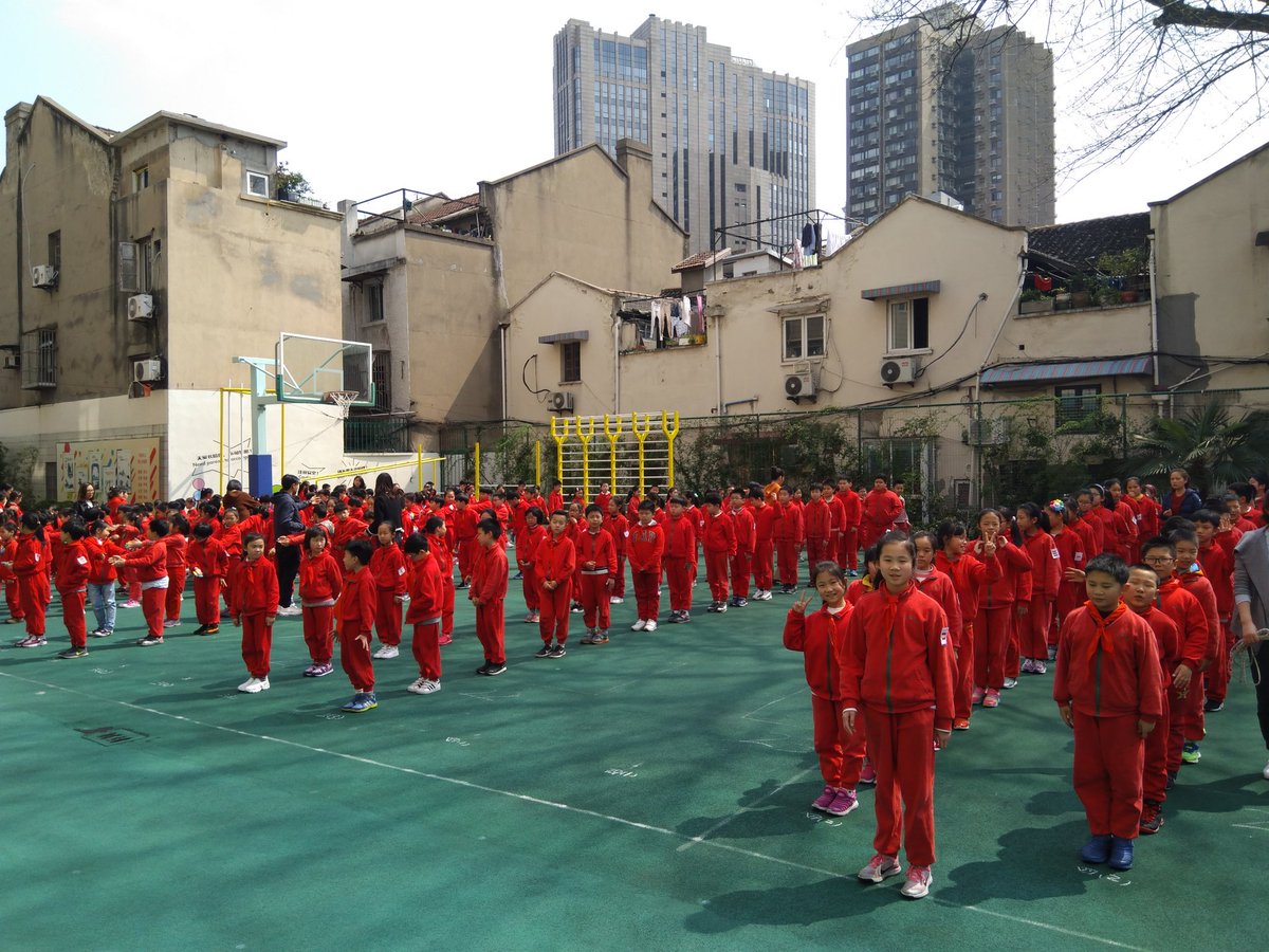 Teaching 450 Chinese children how to hand dance #goals