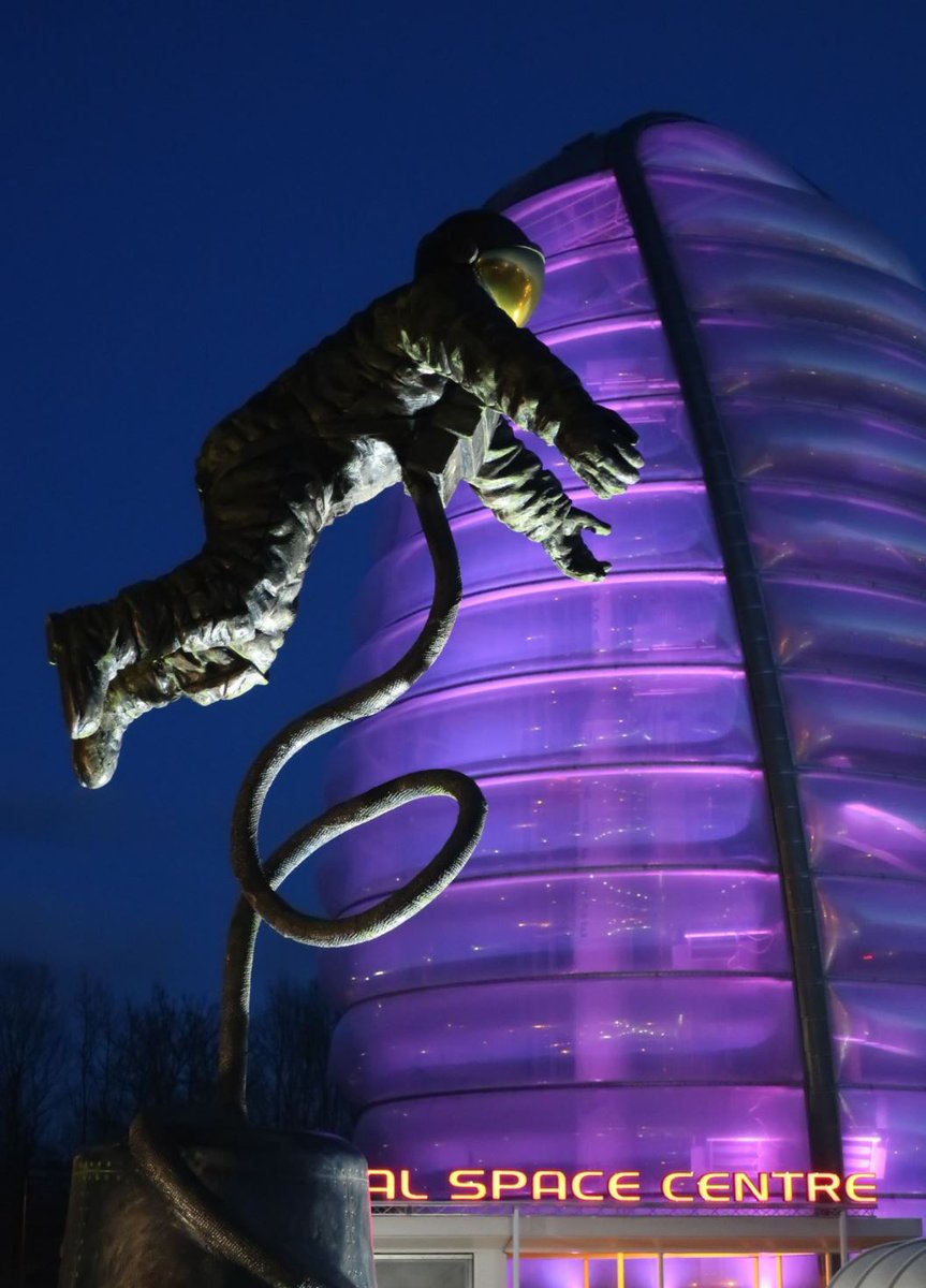 VideoBooths's tweet image. We were back at The National Space Centre last week as part of an upgrade to the ever-popular Weather Pod where you can record and share your own green-screen weather report from the future! Examples from the pod can be seen here:
videoboothsystems.com/ap…/visitor-attractions.php