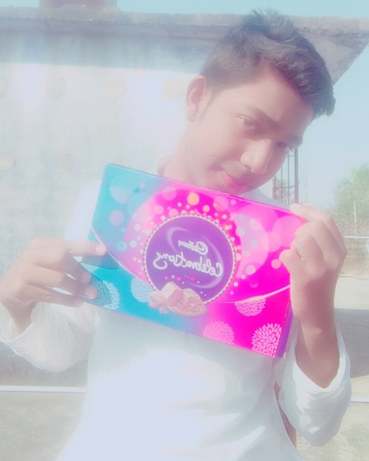 Salmanjiotime's tweet photo. #Celebrations #pack #DairyMilk #Gems #chocolate https://t.co/uvgNYJKiyR