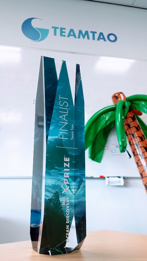 TeamTaoUK's tweet photo. A couple of pictures of @TeamTaoUK's @xprize trophy, now back at base after last week's prizegiving #OI18 #CTNW #OceanDiscovered https://t.co/S06fLZzqBd