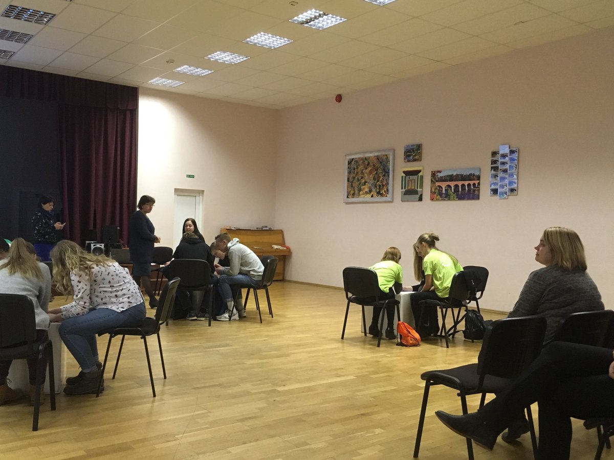 Sācies Kuldīgas novada 8. klašu konkurss jauniešiem “Latvijai 100”, kur mūsējos pārstāv Una, Rūta un Samanta no 8.a