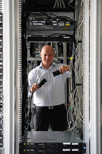 Ikoula's tweet image. Notre CEO Jules-Henri Gavetti interviendra à 12h sur le thème &quot;performances, #supervisions et protections des serveurs et fermes de serveurs&quot; #CloudComputingWorldExpo goo.gl/uss33e