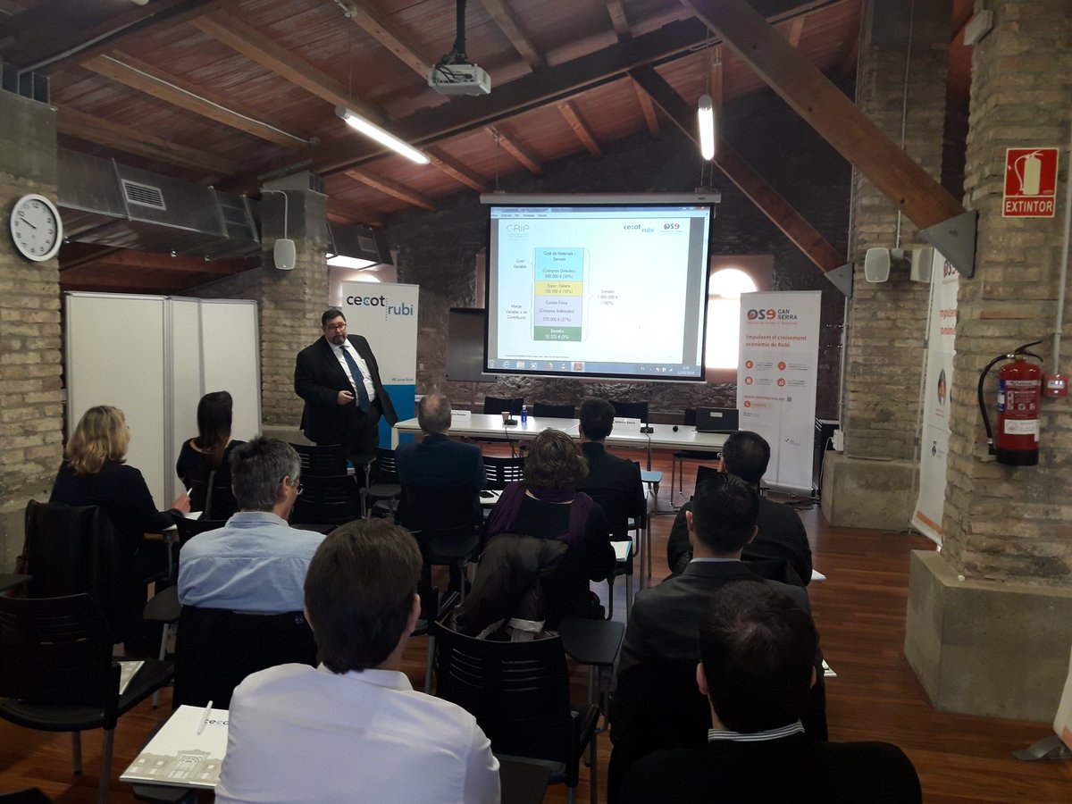 Iniciant la sessió de la #Gestió del Marge a Través de les compres: El Secret per augmentar el benefici amb Sebastià García, assessor de la Cecot i fundadora de GBIE Global Business <a href="/rubiempresa/">Rubí Empresa</a> <a href="/PatronalCecot/">Patronal Cecot</a>