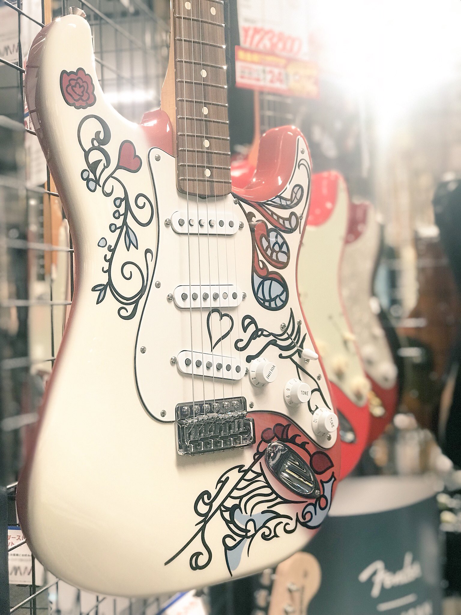 クロサワ楽器名古屋店 Auf Twitter Fender Mex Jimi Hendrix Monterey St こんにちは 花粉症と戦うモリモンです 1967年伝説のライブと言われるモンタレーポップフェス ステージ上でギターを燃やす など圧倒的なパフォーマンスを見せたジミヘンのサイケなストラト