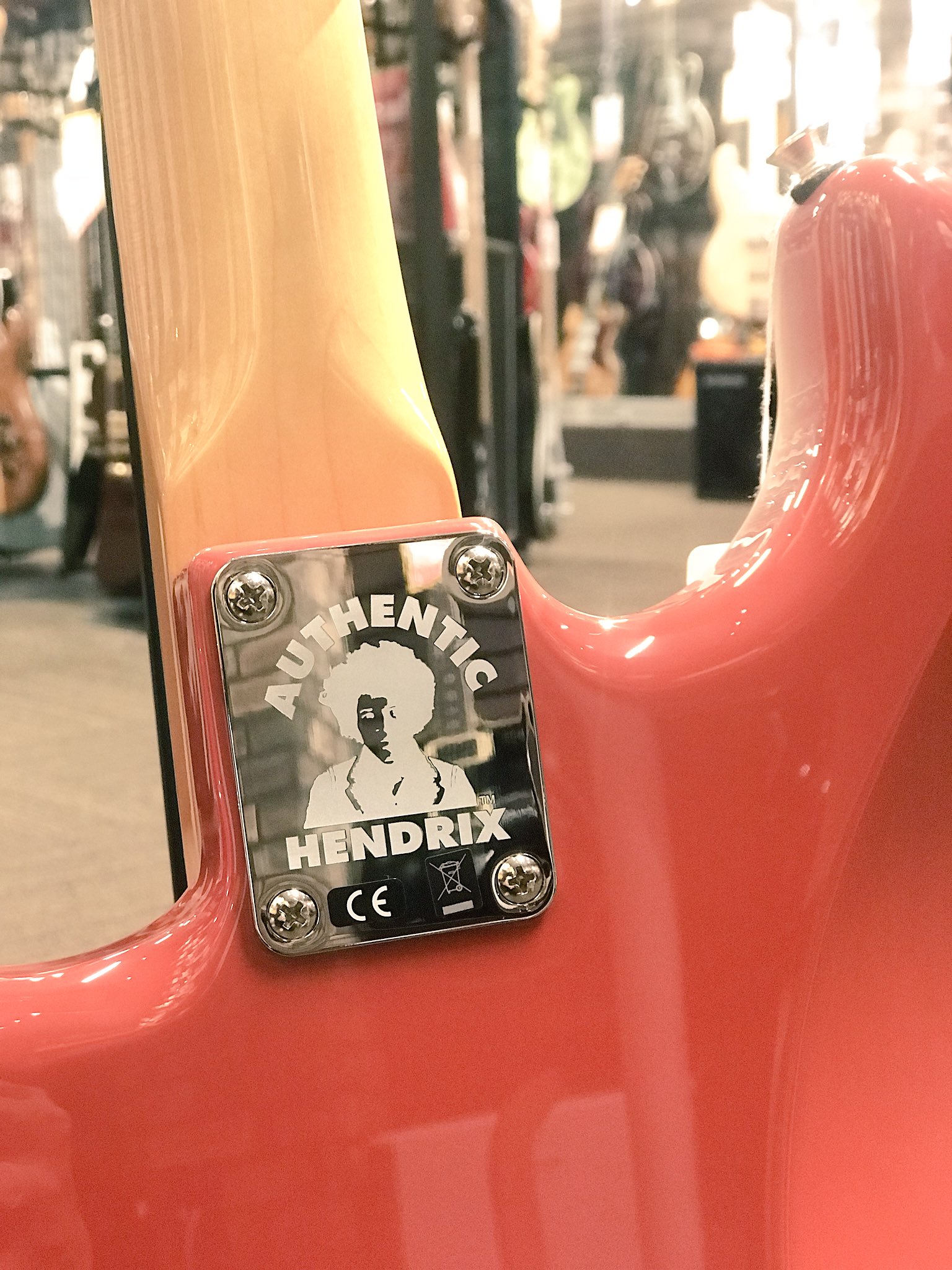 クロサワ楽器名古屋店 Auf Twitter Fender Mex Jimi Hendrix Monterey St こんにちは 花粉症と戦うモリモンです 1967年伝説のライブと言われるモンタレーポップフェス ステージ上でギターを燃やす など圧倒的なパフォーマンスを見せたジミヘンのサイケなストラト