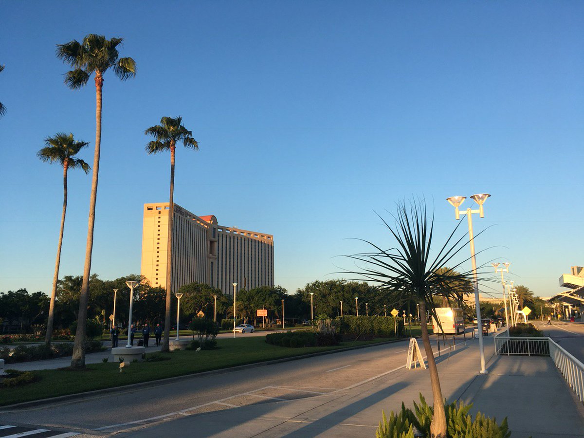 WimMaes's tweet photo. @SummaFinish  @isasignexpo day 1 https://t.co/HnAugAR5l1