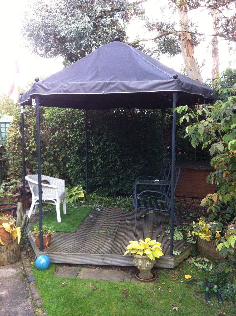 CreationShades's tweet photo. A #gazebocover in #weathermax material.  Perfect for shade and rain protection so a family can enjoy outside dining. #creationshadesails #gardenshade #raincover https://t.co/P3FQF9fiSZ