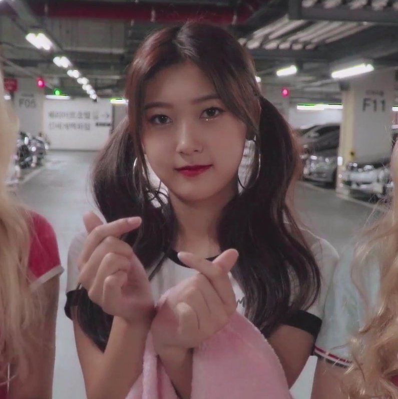 loonaquality's tweet photo. #최리 https://t.co/ytUp1TKWmS