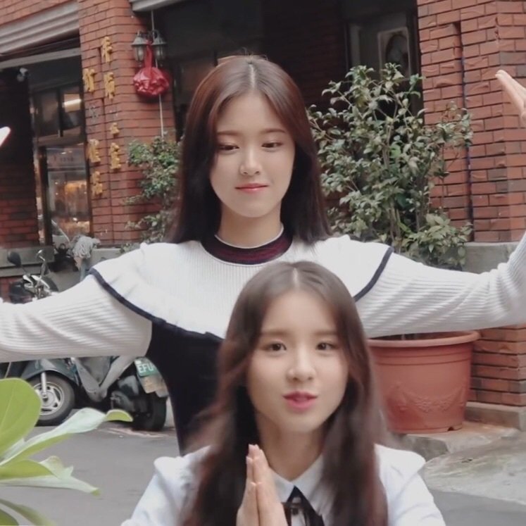 loonaquality's tweet photo. #헌진 + #희진 https://t.co/oheNKMXlvW