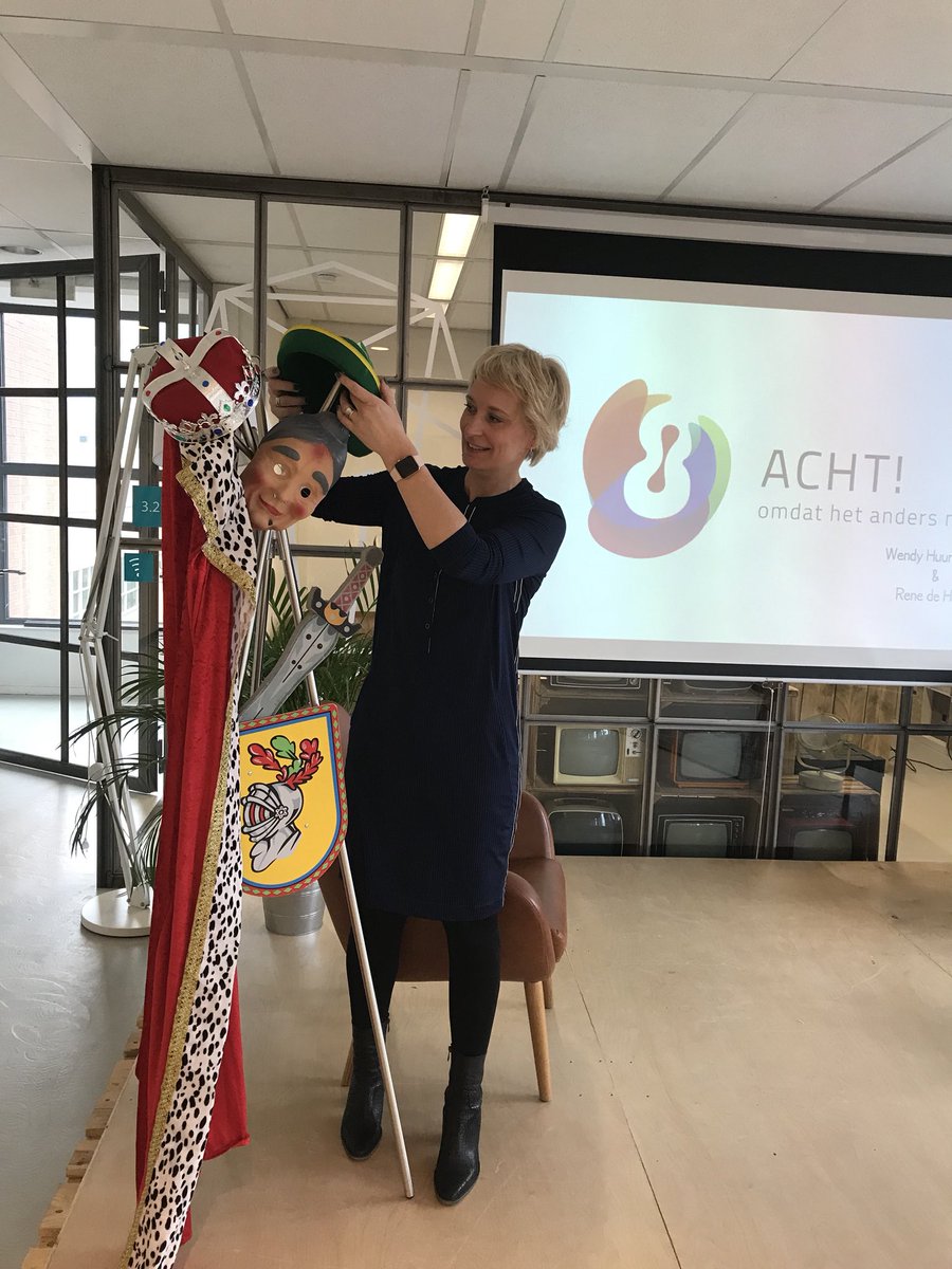 WendyHuurdeman's tweet photo. #10jaar8 veel zin in ons feestje: workshop over macht en daarna borrel! 🎉🎈🥂 https://t.co/cjyjZrk0iR