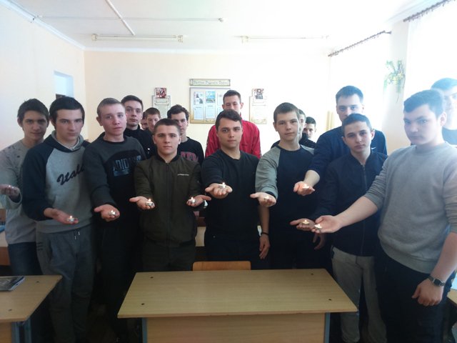 kletskspl's tweet photo. 22.03.2018г. состоялся митинг-реквием “Не смолкнет в памяти нашей ваших сердец колокольный звон”. Ребята говорили о Хатынской трагедии, посмотрели документальный фильм о Хатыни, почтили память заживо сожженных. https://t.co/O0JZ3nrqst
