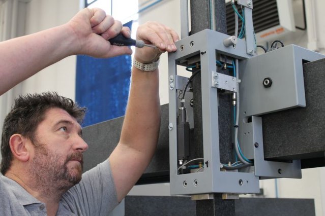NBeg2017's tweet photo. Stationary Service Engineer looking for a new challenge? Take a look at @HexagonMI's latest opening in #Telford, UK. https://t.co/V2QjD8lHKM https://t.co/qUlCPiJg5f