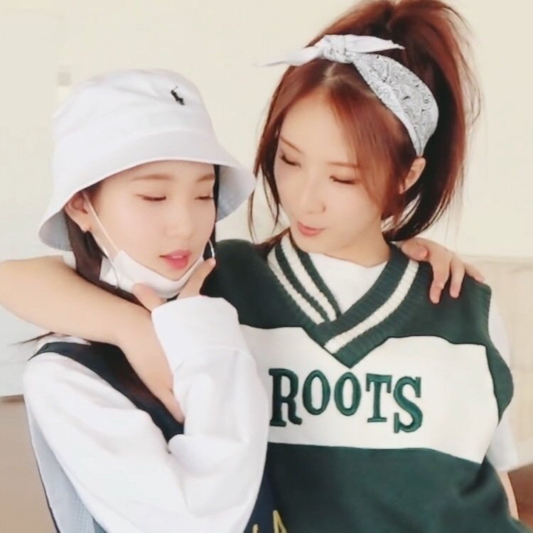 loonaquality's tweet photo. #여진 + #하슬 https://t.co/CJkXKiXPpj