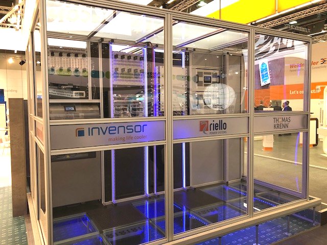 InvenSor's tweet photo. Noch bis morgen (23.3.) das Rechenzentrum von morgen auf der #LightandBuilding besichtigen und von #InvenSor, @ThomasKrennAG, #Prior1, #Riello und #EasyLan dazu beraten lassen #MitWärmekühlen https://t.co/NqshqMAPvA