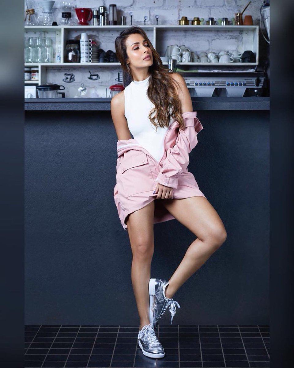 Sporty chic seems to be trending as we see Malaika Arora wearing Spring Summer 2018 Reebok India collection #SummerTrends