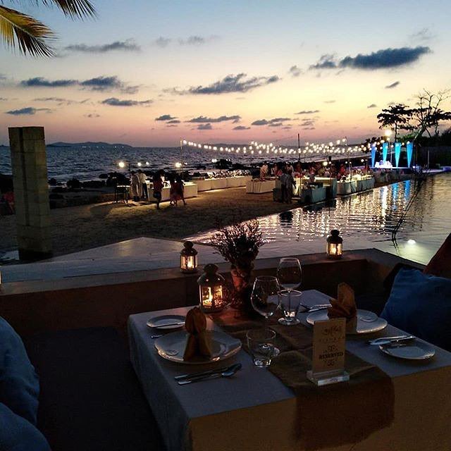 RayongMarriott's tweet image. บรรยากาศยามเย็น ที่ห้องอาหารริมชายหาด #Fishbar #Rayongmarriott #ระยองแมริออท ift.tt/2FVRoIw