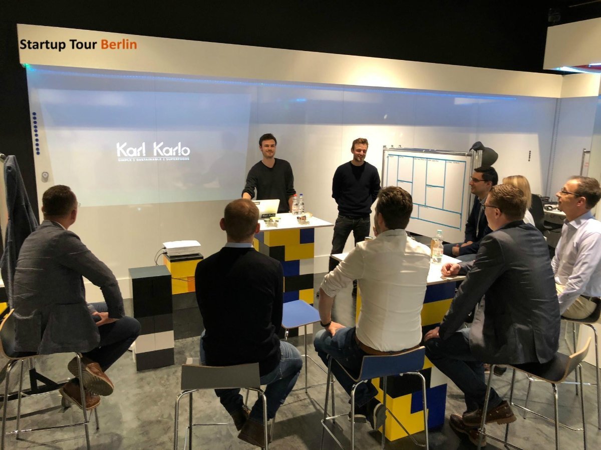StartupTourBLN's tweet photo. @SparOesterreich meeting retail-tech startup Pyramics and startups from  #VentureCamp - superfood  startup https://t.co/trutfky1Q2 and food-tech company https://t.co/aeGeIBIfXF. Thank you for the great #startuptour and our partner #EDEKA food-tech campus for hosting us! https://t.co/cIb5pnLQMZ