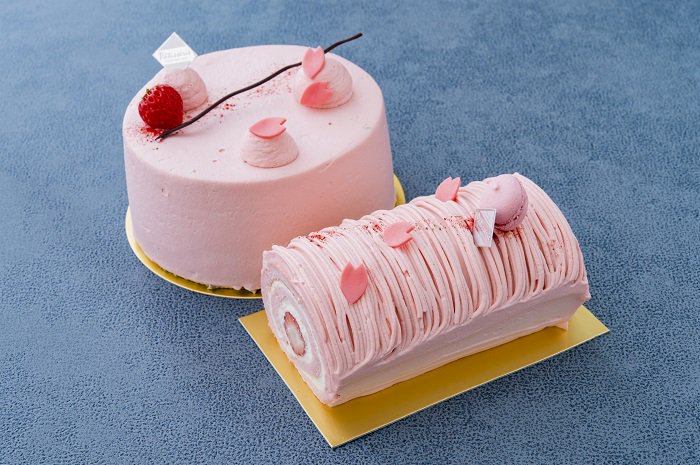 ホテル オークラ オークラアクトシティホテル浜松では 桜のシフォンケーキとロールケーキをご用意しております シフォンケーキ ならではの軽い食感のケーキで 生地とクリームからは桜がふわっと香る まさに 春に食べたい 爽やかな一品です ホテル オークラ オークラアクトシティホテル浜松では 桜のシフォンケーキとロールケーキをご用意しております シフォンケーキ ならではの軽い食感のケーキで 生地とクリームからは桜がふわっと香る まさに 春に食べたい 爽やかな一品です