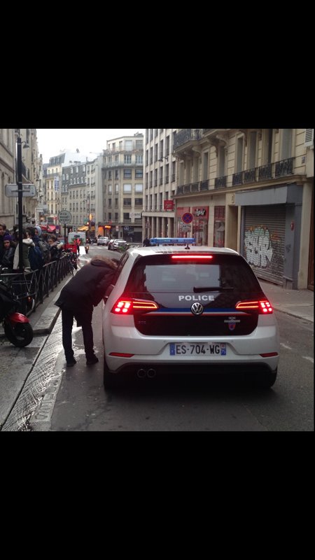 Commissariat Paris 8 tweet media