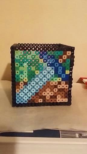 AprilFrench40's tweet image. Here is a popular order, minecraft box.  about 4 1/2 inches squared.  TNT is the lid. #aprilsbeadifulthings