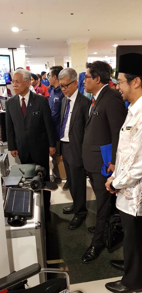 vcutem's tweet photo. Alhamdulilah, hari ini saya bersama YBM @idrisjusoh dalam Perasmian Ekspo TVET Malaysia 2018 di PWTC. @MyUTeM @NoorulAinur
#MTUN
#TVET https://t.co/mH11EH30Tk