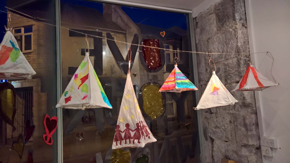 friendsofbside's tweet image. Joins us for the @windowwanderland lantern parade- starts Friday at 7pm at @PortlandHeights. If you didn't make a lantern, don't worry- there will be some for sale!