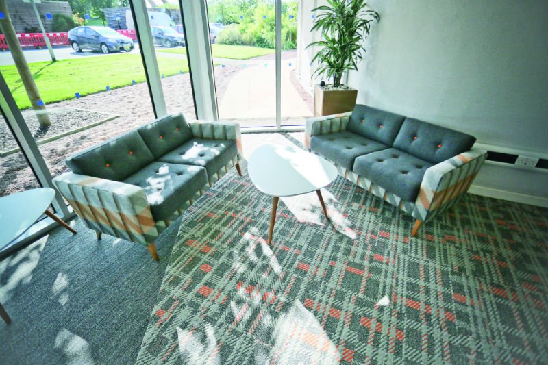 Modular flooring specialist, Interface, has helped transform the lobby of <a href="/UniofNottingham/">Uni of Nottingham #WeAreUoN</a>'s Business School South into an inviting space.
<a href="/InterfaceInc/">Interface</a> <a href="/BMInstallations/">B&M Installations</a> #universities #highered ow.ly/1F7o30iQMFP
