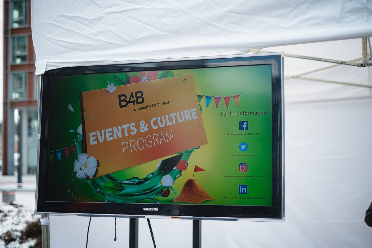 B4BKrakow's tweet photo. Impreza #b4bwelcomesspring zainaugurowała Event and Culture Program w B4B, który ma za zadanie zaktywizować plac przed @B4BKrakow i zaangażować pracowników kompleksu do tworzenia #b4bcommunity. O kolejnych wydarzeniach będziemy informować w social media #b4btenants #b4bemployees https://t.co/GfPqtKizzt