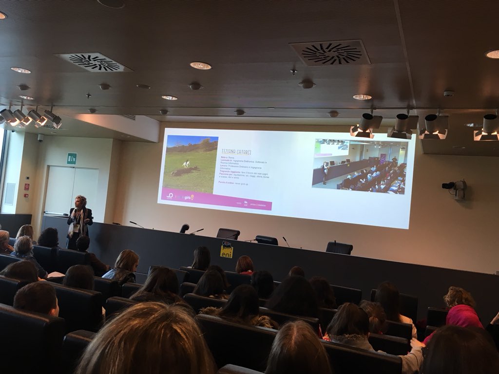 BettinaGiordani's tweet photo. @ValoreD @eni @intesasanpaolo @realtimetvit #InspirinGirls @ValoreD grazie per le storie incredibili di #donne credibili. Non solo per  ragazze ma anche per donne che ogni giorno cercano la via https://t.co/vqQtA5r3kc
