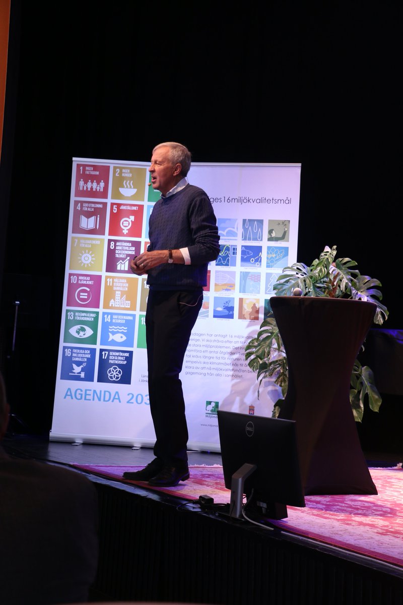 Göran Carstedt talar passionerat på konferensen ”Sveriges #miljömål och #Agenda2030 - drivkraft för tillväxt och utveckling” om ledarskapets betydelse för hållbar framtid.