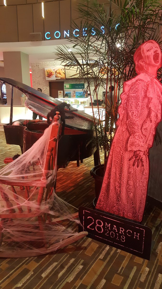DANURMovie's tweet photo. IT'S ON!!! GALA PREMIERE #DANUR2 : #MADDAH malam ini di @cinema21 Epicentrum Jakarta. Kira-kira, 'dia' akan bermain piano atau tidak? #DANUR2Gentayangan 👻 https://t.co/jfCpUedqRD