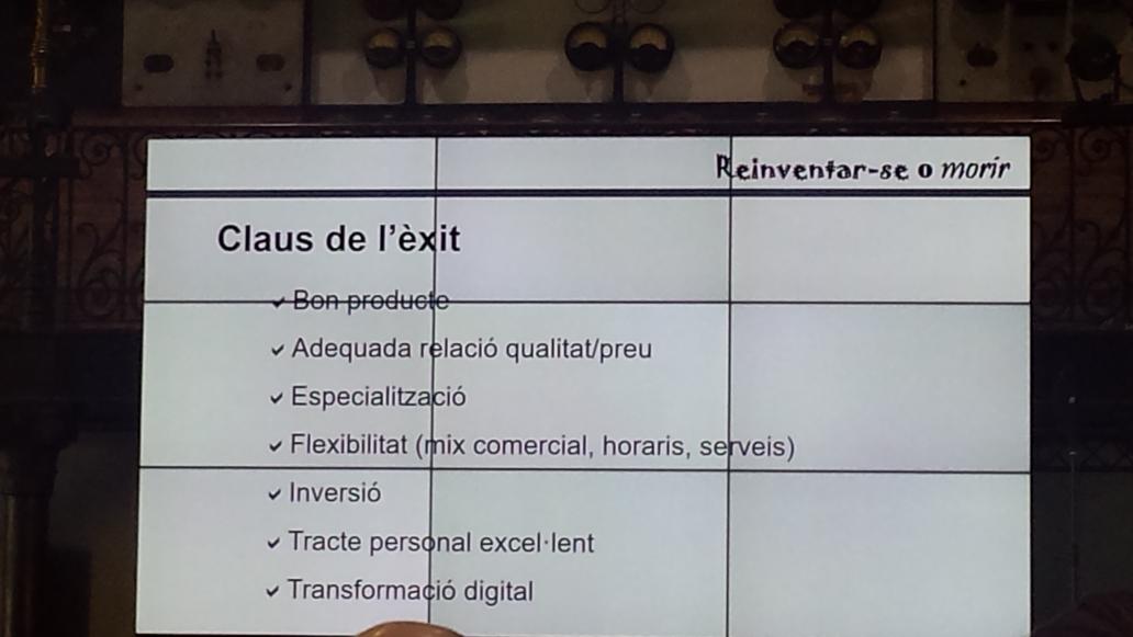 #SetmanadelComerc claus d'èxit per al petit #comerç @VilaComerc <a href="/cespirall/">Comerç Espirall</a> reinventar-se o morir.